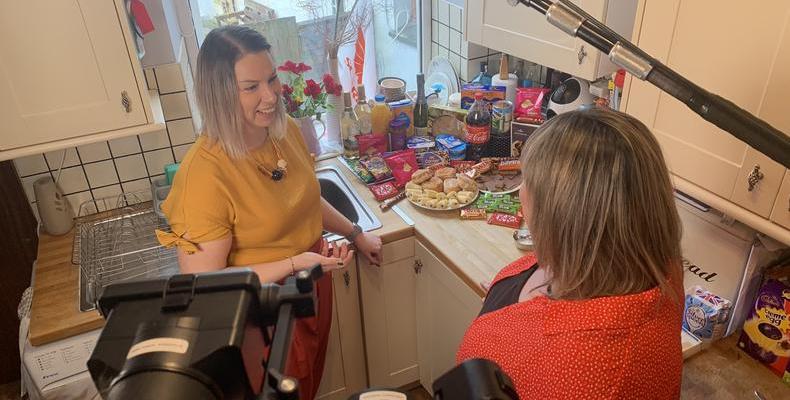 Media_Dietitian_filming_in_kitchen.jpg