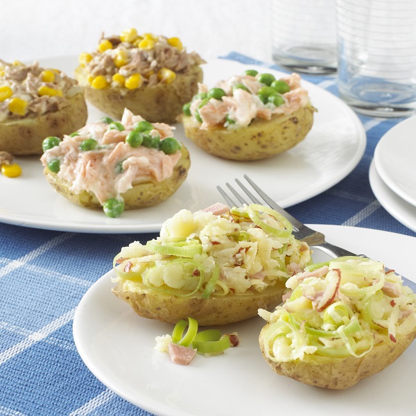 LGC347r Microwave Jacket potato with various toppings.jpg 2